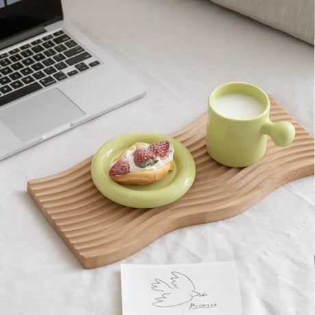 丸いハンドルのカップ＆ソーサー