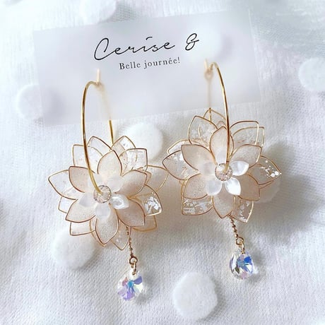 【再入荷】𝒇𝒍𝒆𝒖𝒓 𝒅𝒆 𝒈𝒍𝒂𝒄𝒆 ❄️ピアス/イヤリング