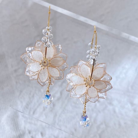 ᴺᴱᵂ𝒇𝒍𝒆𝒖𝒓 𝒅𝒆 𝒈𝒍𝒂𝒄𝒆❄️ピアス/イヤリング