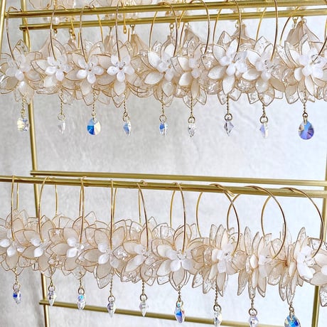 【再入荷】𝒇𝒍𝒆𝒖𝒓 𝒅𝒆 𝒈𝒍𝒂𝒄𝒆 ❄️ピアス/イヤリング