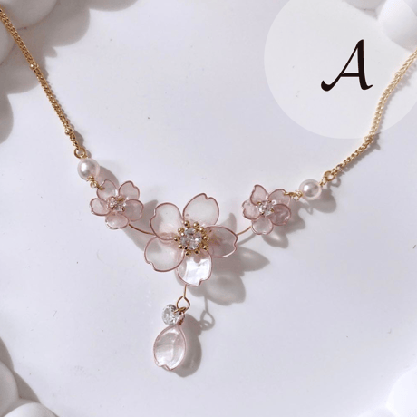 【再販】𝗦𝗮𝗸𝘂𝗿𝗮 necklace🌸
