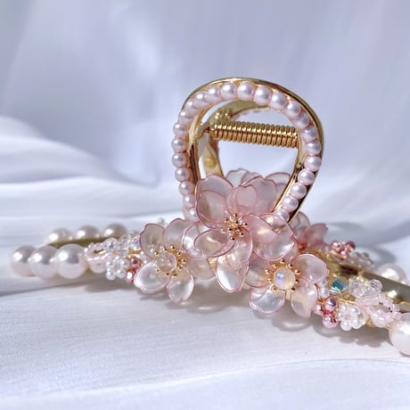 【再入荷】𝐬𝐚𝐤𝐮𝐫𝐚 バンスクリップ🌸