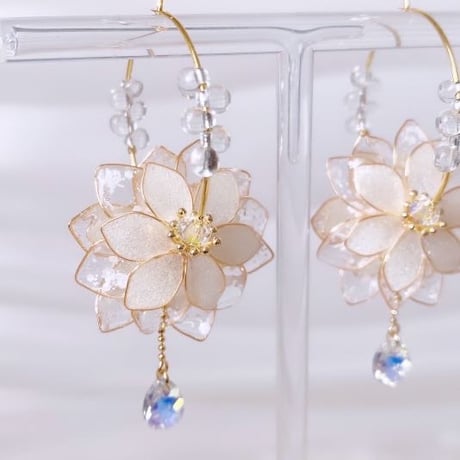 ᴺᴱᵂ𝒇𝒍𝒆𝒖𝒓 𝒅𝒆 𝒈𝒍𝒂𝒄𝒆❄️ピアス/イヤリング
