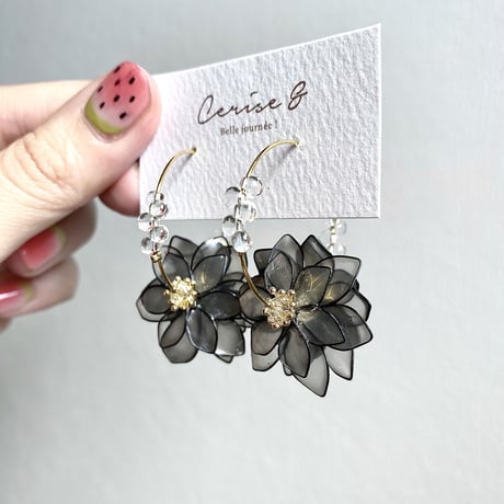 𝐟𝐥𝐞𝐮𝐫 𝐧𝐨𝐢𝐫 (フルールノワール) ピアス/イヤリング