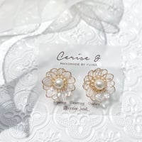 【GW特別】𝚛𝚎𝚝𝚛𝚘 𝚕𝚊𝚌𝚎 𝚏𝚕𝚘𝚠𝚎𝚛ピアス/イヤリング