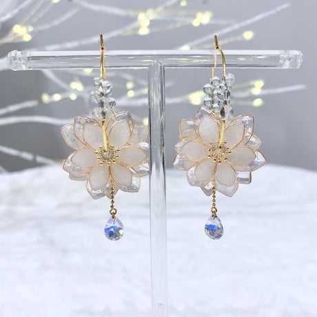 ᴺᴱᵂ𝒇𝒍𝒆𝒖𝒓 𝒅𝒆 𝒈𝒍𝒂𝒄𝒆❄️ピアス/イヤリング