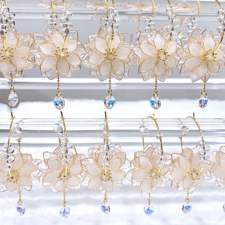 ᴺᴱᵂ𝒇𝒍𝒆𝒖𝒓 𝒅𝒆 𝒈𝒍𝒂𝒄𝒆❄️ピアス/イヤリング