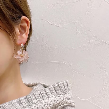 【再再販】𝐮𝐫𝐚𝐫𝐚🌸 ピアス/イヤリング