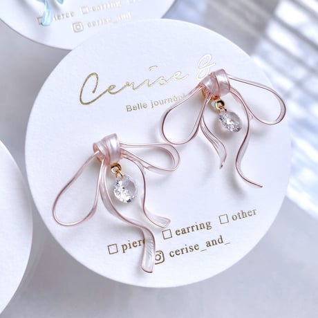 𝐩𝐞𝐭𝐢𝐭 𝐫𝐮𝐛𝐚𝐧 ౨ৎ ピアス/イヤリング