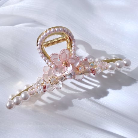 【再入荷】𝐬𝐚𝐤𝐮𝐫𝐚 バンスクリップ🌸