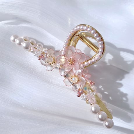 【再入荷】𝐬𝐚𝐤𝐮𝐫𝐚 バンスクリップ🌸