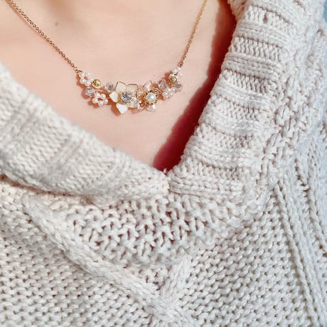 𝐋𝐚 𝐟𝐞𝐭𝐞 / necklace ❊｡*