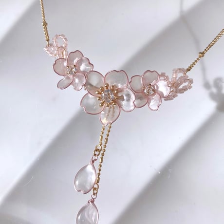 【再販】𝗦𝗮𝗸𝘂𝗿𝗮 necklace🌸