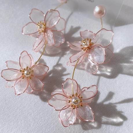 【カチューシャご購入の方限定】𝗷𝗼𝗹𝗶𝗲 𝗳𝗹𝗲𝘂𝗿🌸 ピアス/イヤリング