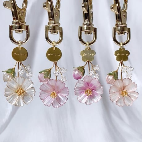 𝗖𝗼𝘀𝗺𝗼𝘀 𝗯𝗮𝗴 𝗰𝗵𝗮𝗿𝗺🌼バッグチャーム