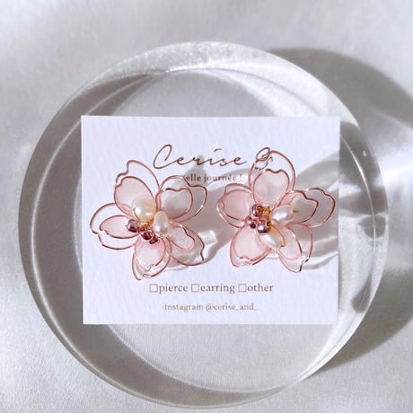 【再再販】𝐬𝐚𝐤𝐮𝐫𝐚... 𝟮𝟬𝟮𝟰 🌸 ピアス/イヤリング