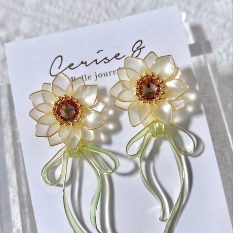 𝗛𝗶𝗺𝗮𝘄𝗮𝗿𝗶 𝐫𝐮𝐛𝐚𝐧🌻౨ৎ ピアス / イヤリング