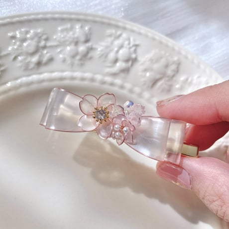 【再入荷】𝗦𝗮𝗸𝘂𝗿𝗮 𝗿𝘂𝗯𝗮𝗻🌸ヘアクリップ or ポニーフック