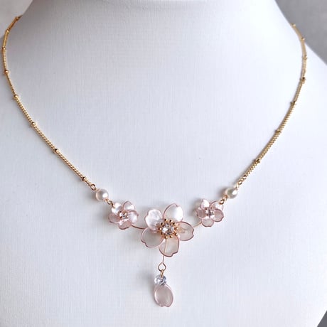 𝗦𝗮𝗸𝘂𝗿𝗮 necklace🌸