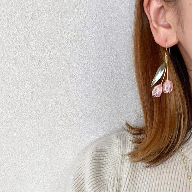 【完売品】クーポン付き PIPERI praline プラリネ ピアス GW特別】𝗧𝗨𝗟𝗜𝗣𝗦🌷..𝟮𝟬𝟮𝟲.. ピアス/イヤリング | Cerise &