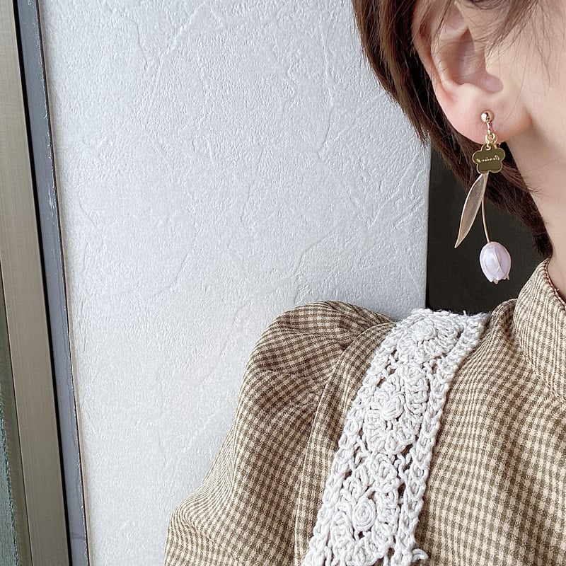 𝚃𝚞𝚕𝚒𝚙𝚜🌷𝟮𝟬𝟮𝟯 (ゴールドリーフ) ピアス/イヤリング 𝚃𝚞𝚕𝚒𝚙𝚜🌷𝟮𝟬𝟮𝟯 (ゴールドリーフ) ピアス/イヤリング