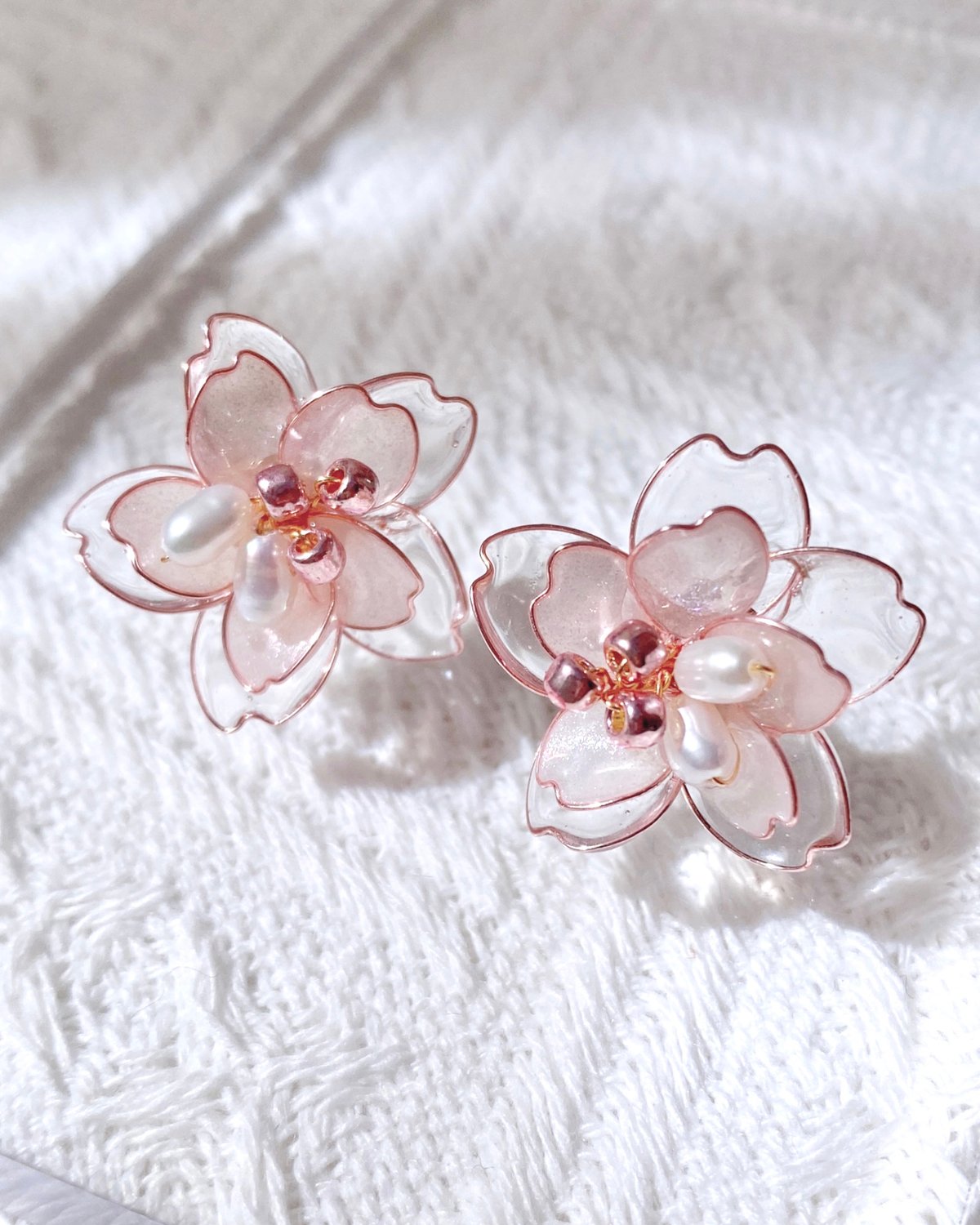 再販】𝐬𝐚𝐤𝐮𝐫𝐚 襟ブローチ🌸𝗉𝗂𝗇𝗄 | Cerise &