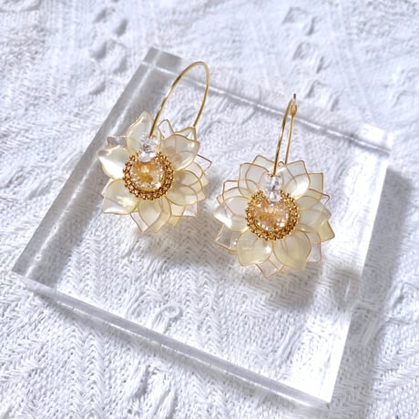 fleur de soleil🌻 ピアス / イヤリング