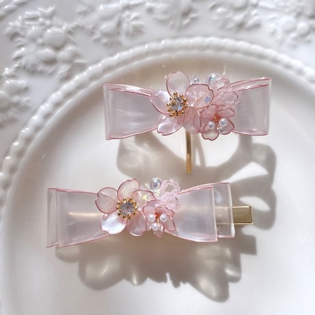 【再入荷】𝗦𝗮𝗸𝘂𝗿𝗮 𝗿𝘂𝗯𝗮𝗻🌸ヘアクリップ or ポニーフック