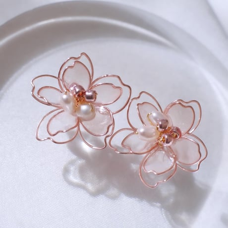 【再再販】𝐬𝐚𝐤𝐮𝐫𝐚... 𝟮𝟬𝟮𝟰 🌸 ピアス/イヤリング