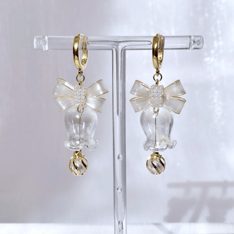 𝗖𝗵𝗿𝗶𝘀𝘁𝗺𝗮𝘀 𝗴𝗹𝗮𝘀𝘀 𝗯𝗲𝗹𝗹 ࿄ཽ·˖ ピアス/イヤリング