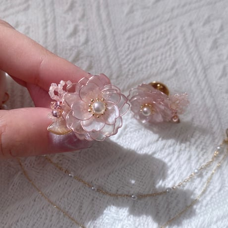 【再入荷】𝐬𝐚𝐤𝐮𝐫𝐚 襟ブローチ🌸八重桜