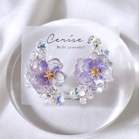 𝑳𝒂 𝒑𝒖𝒓 𝒇𝒍𝒆𝒖𝒓 .. Ear cuff..