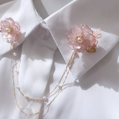 【再入荷】𝐬𝐚𝐤𝐮𝐫𝐚 襟ブローチ🌸八重桜