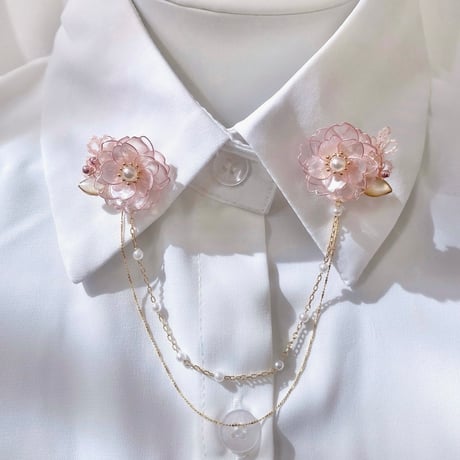 【再入荷】𝐬𝐚𝐤𝐮𝐫𝐚 襟ブローチ🌸八重桜
