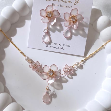 【再販】𝗦𝗮𝗸𝘂𝗿𝗮 necklace🌸