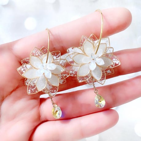 【再入荷】𝒇𝒍𝒆𝒖𝒓 𝒅𝒆 𝒈𝒍𝒂𝒄𝒆 ❄️ピアス/イヤリング