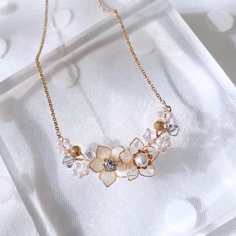 𝐋𝐚 𝐟𝐞𝐭𝐞 / necklace ❊｡*