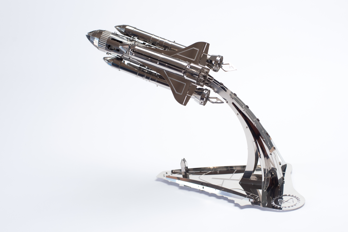 スペースシャトル エンデバー等のピンバッジ＆メダル 9点まとめ売り