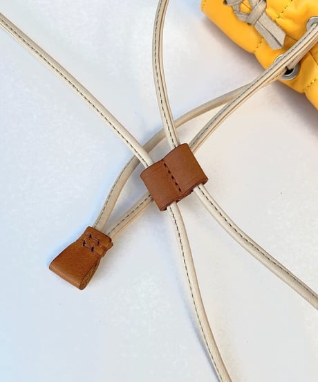 DRAWSTRING FEATHER SHOULDER BAG カラフル