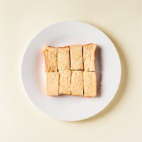 11ヶ月からの　　　　フレンチトースト　6枚入　　　（※1/8カットした状態で冷凍してあります）
