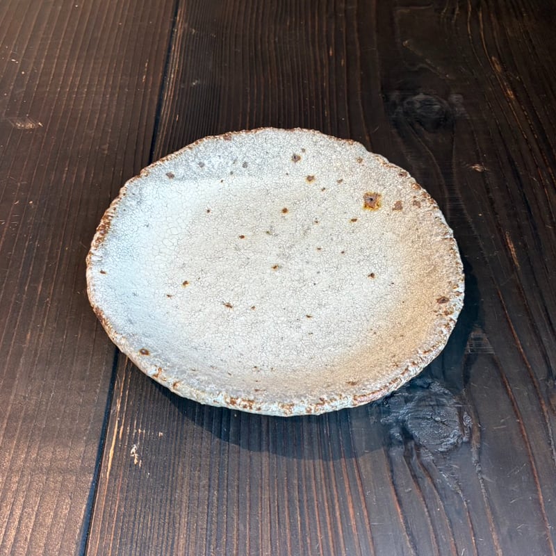 秀峰窯 タタキ皿粉引 | セラミックパークMINO オンラインショップ