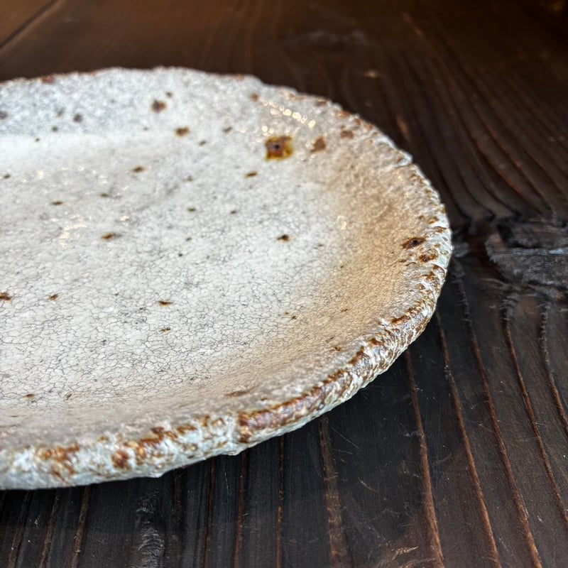 秀峰窯 タタキ皿粉引 | セラミックパークMINO オンラインショップ