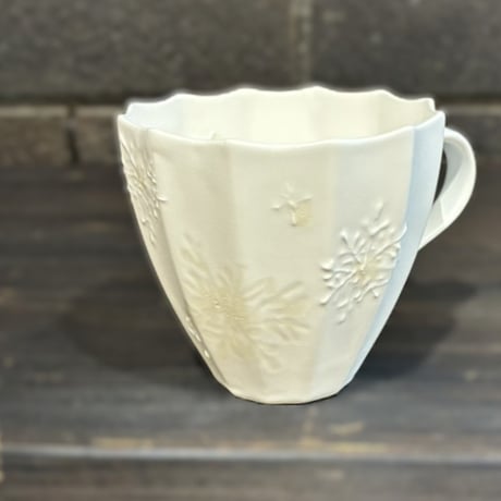 武山窯　砂糖衣マグカップ雪結晶　白（化粧箱入）