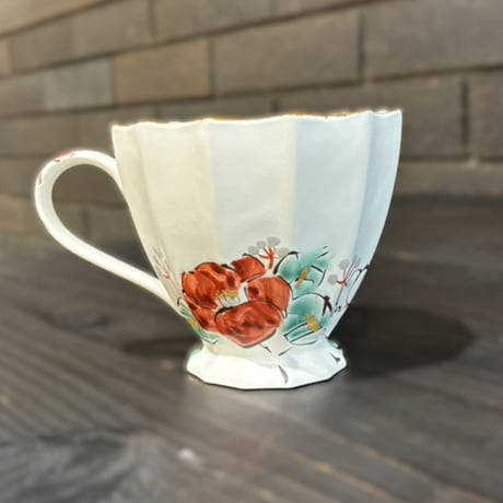武山窯　koyomi　金彩色絵マグカップ　椿（化粧箱入）