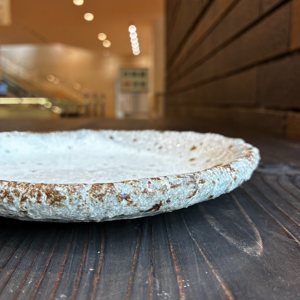 秀峰窯 タタキ皿粉引 | セラミックパークMINO オンラインショップ