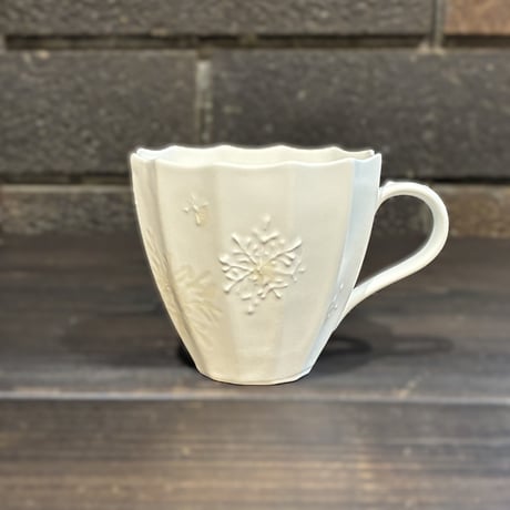 武山窯　砂糖衣マグカップ雪結晶　白（化粧箱入）