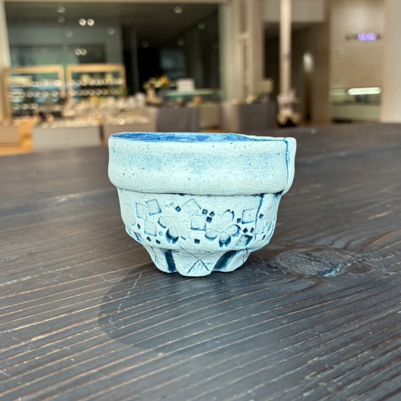 藍色で有名な陶芸家さんのぐい呑み 堺 克弘 ぐい呑み（桜） | セラミックパークMINO オンラインショップ