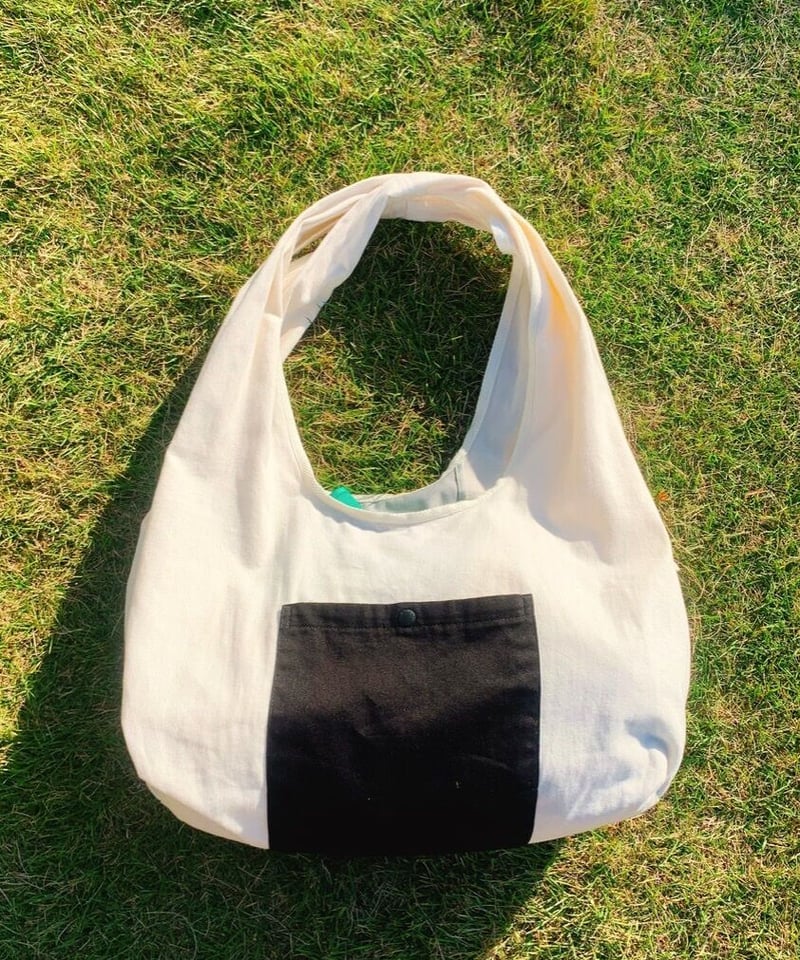 おにぎりバッグ《Lサイズ》うめぼしバッジ付き | niyari