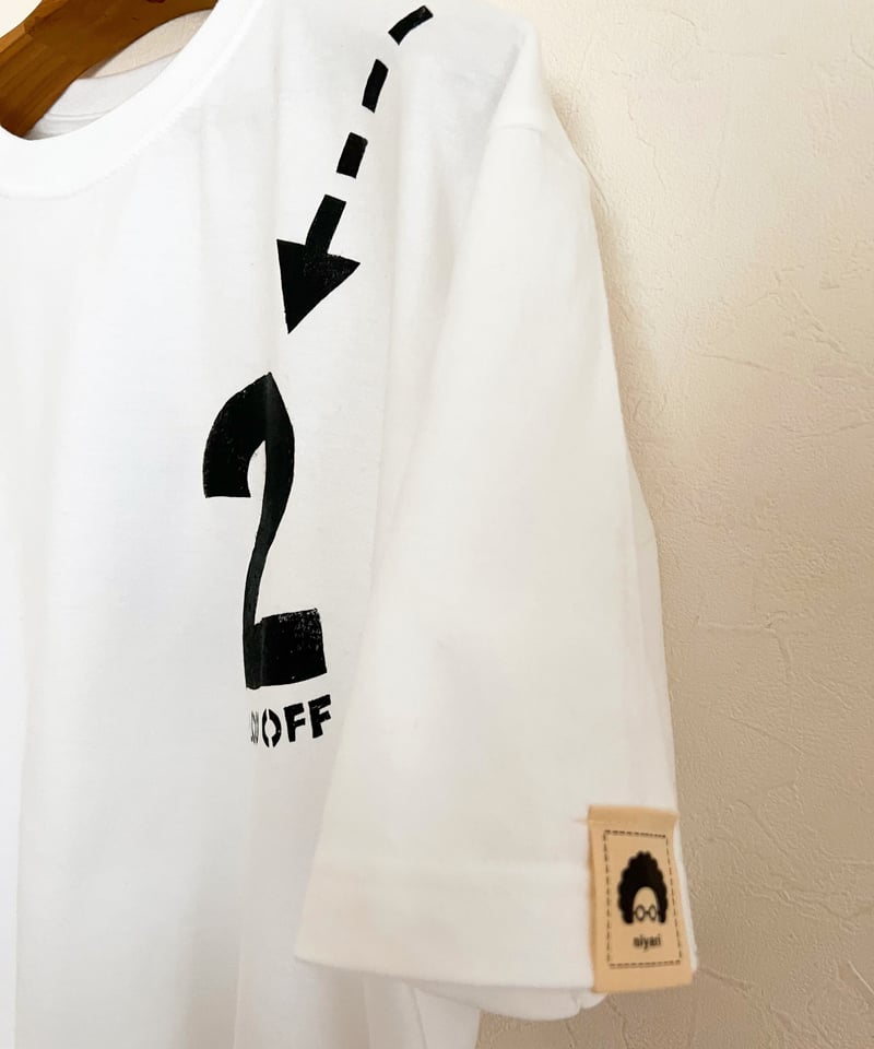 肩の2がおりるTシャツ〈シロ〉 | niyari