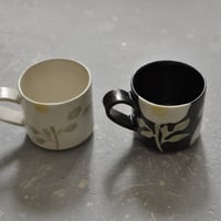 カラフルフラワーマグカップ　B